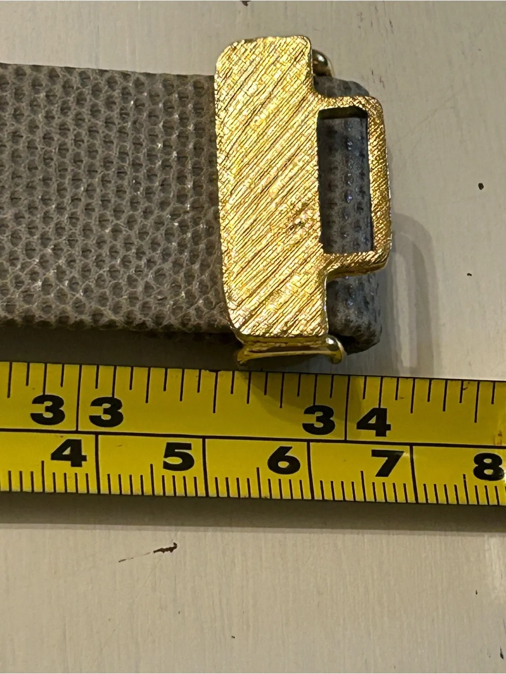 Alexis Kirk lizard grain leather belt with large gold tone statement buckle S/M